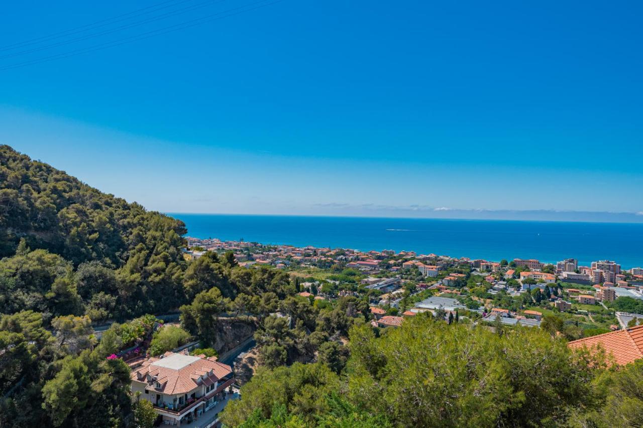 Appartamento Incantevole Con Piscina Vallecrosia Exterior foto